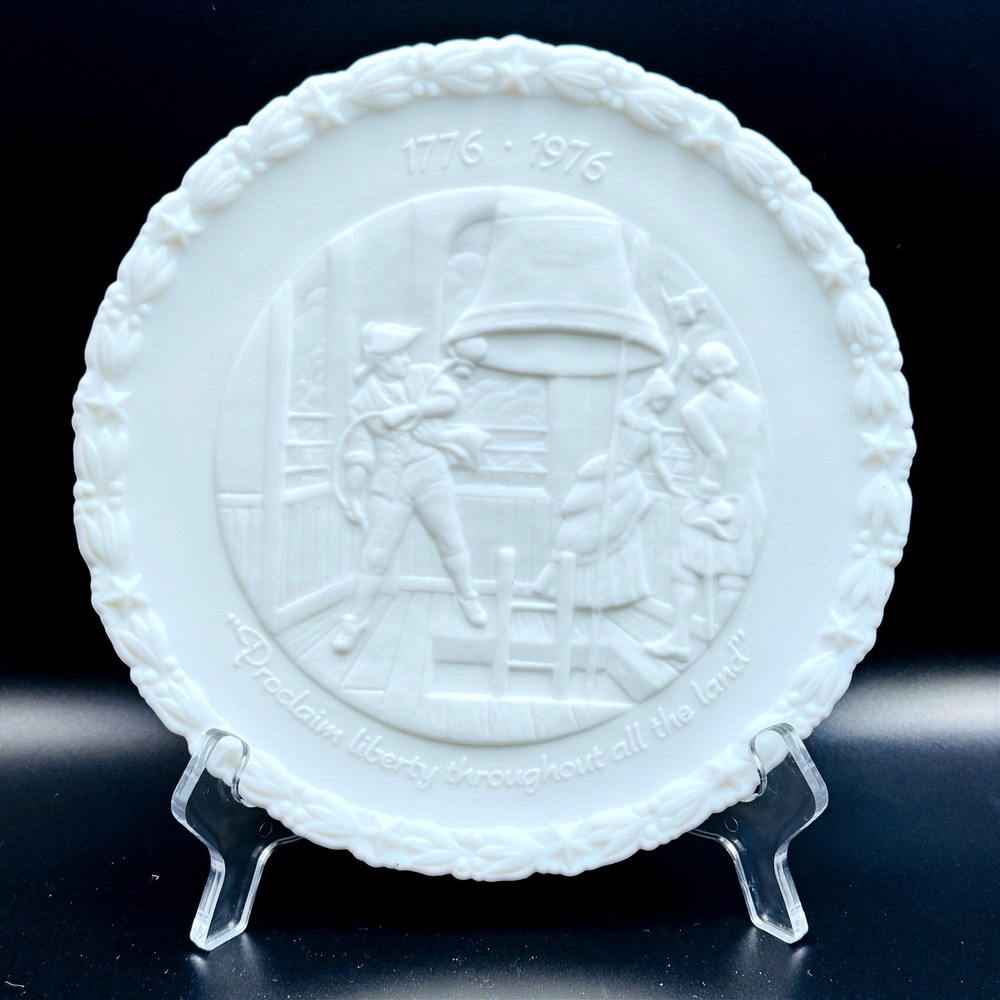 Fenton Milk Glass 1776-1976 Bicentennial Liberty Bellโ Plate 1976 Vintage